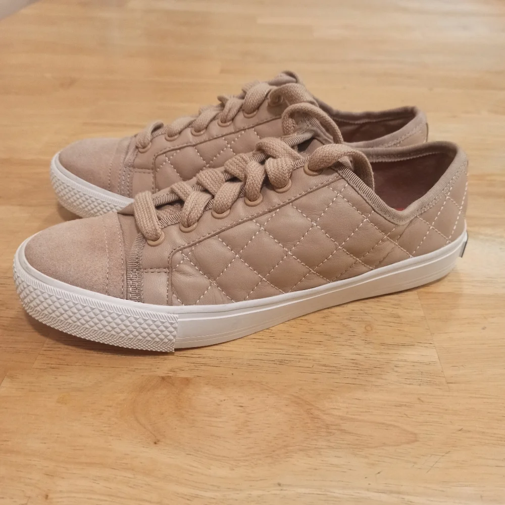 Tory Burch Bryant Sneakers Beige Quilted Leather Size 6 - Picture 3 of 16
